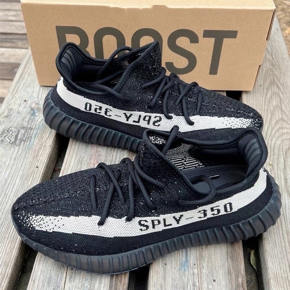 Yeezy Other - Yeezy 350 v2